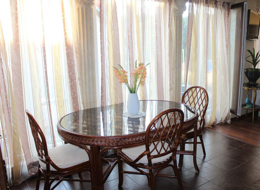 Columba Livia Guesthouse Palanga Phòng bức ảnh