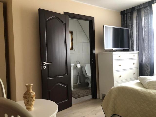 Columba Livia Guesthouse Palanga Ngoại thất bức ảnh